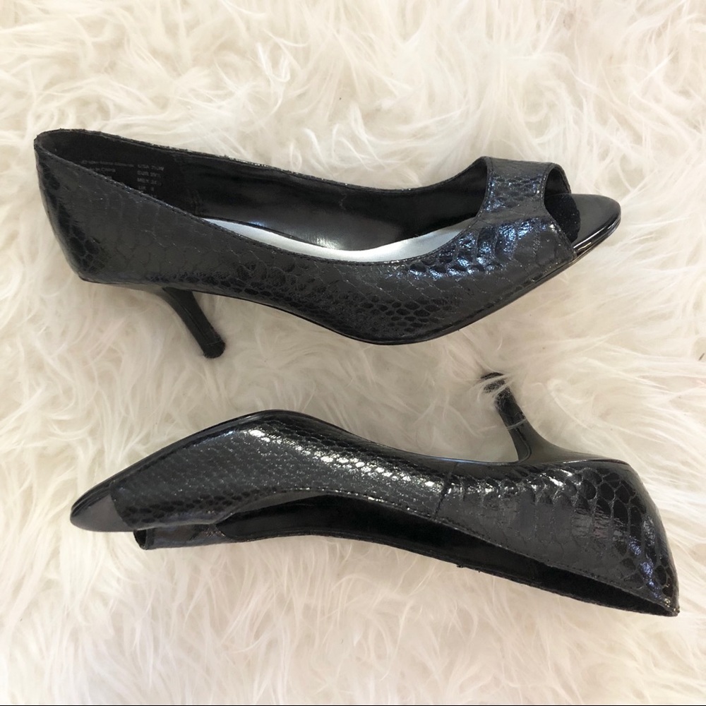 Fioni peep toe heels